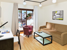 Hotel H10 White Suites Bild 02