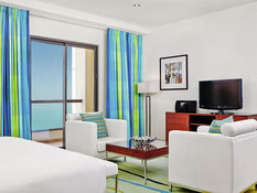 Hilton Dubai The Walk Bild 12