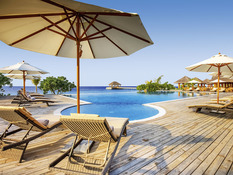 Kudafushi Resort & Spa Bild 02