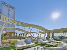 International Casino & Tower Suites Bild 03