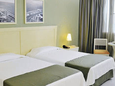 Hotel NH Capri Bild 04