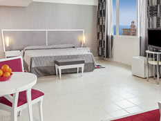 Hotel NH Capri Bild 06