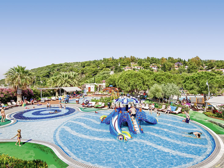 Hotel Pine Bay Holiday Resort in Kusadasi bei alltours buchen