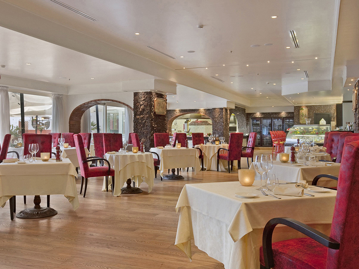 Hotel RG Naxos Beach in Giardini Naxos bei alltours buchen