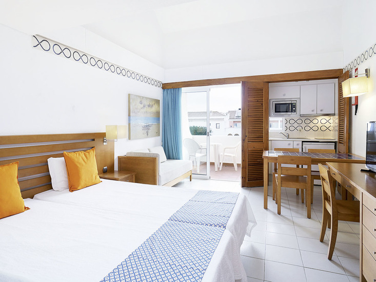 Hotel Golden Club Cabanas in Cabanas bei alltours buchen