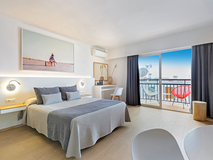 Hotel Cenit In Figueretas Bei Alltours Buchen