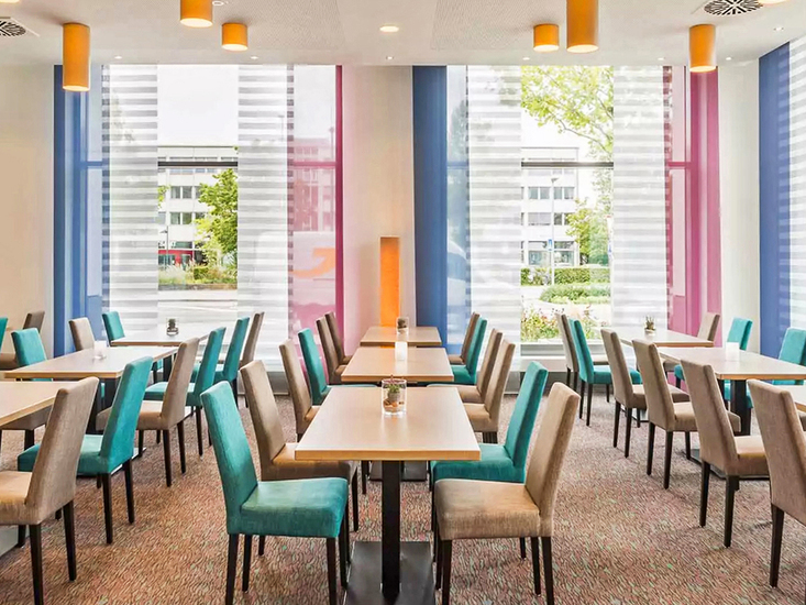 Wie Viel Kostet Frühstück Im Park Inn In Neumarkt www.alltours.ch