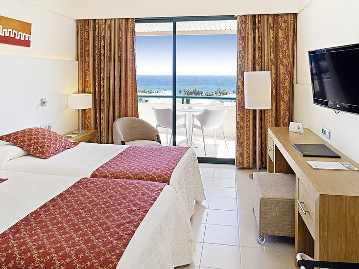 Hotel Hipotels Marfil Playa In Sa Coma Bei Alltours Buchen