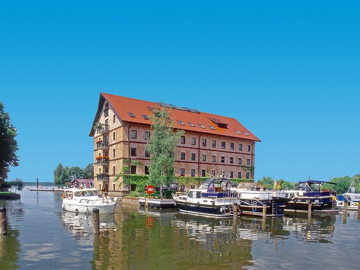 Hotel The Royal Inn Park Fasanerie in Neustrelitz bei ...